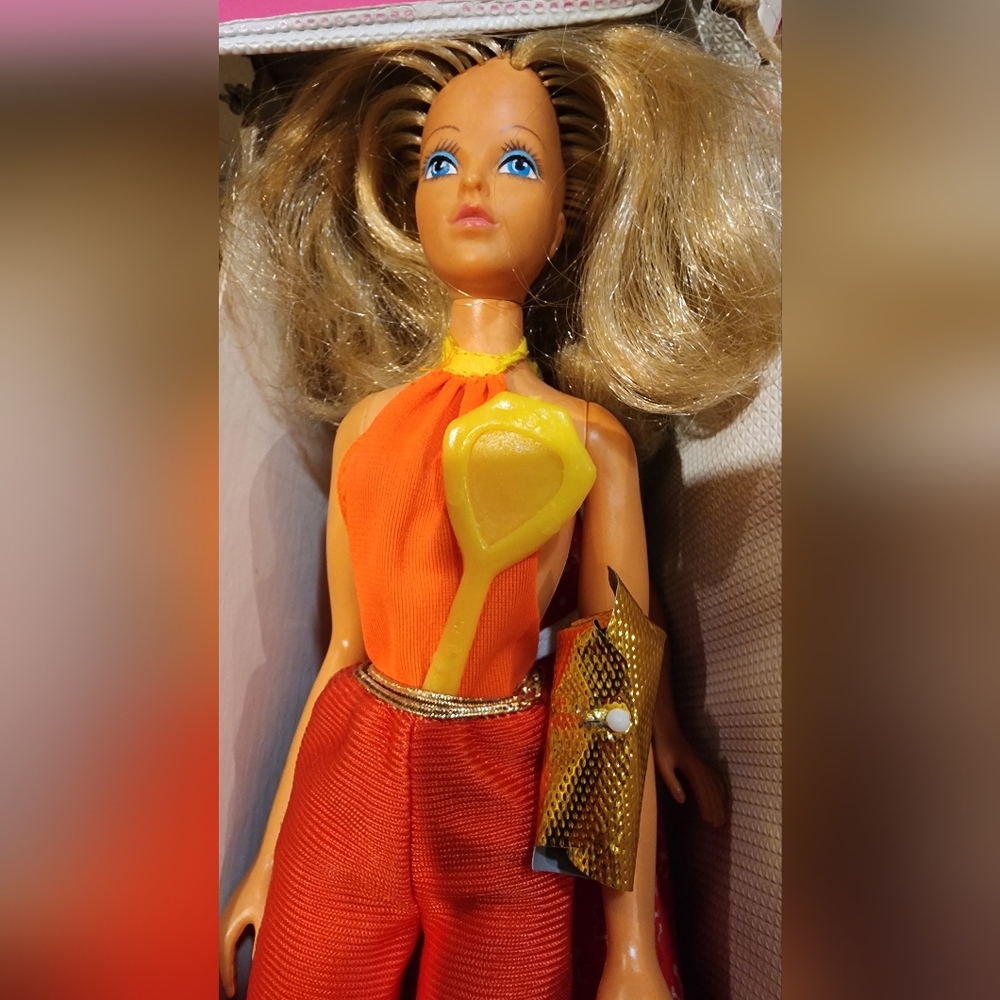 Vintage 1977 Ideal Tuesday Taylor Beauty Queen Fashion Doll